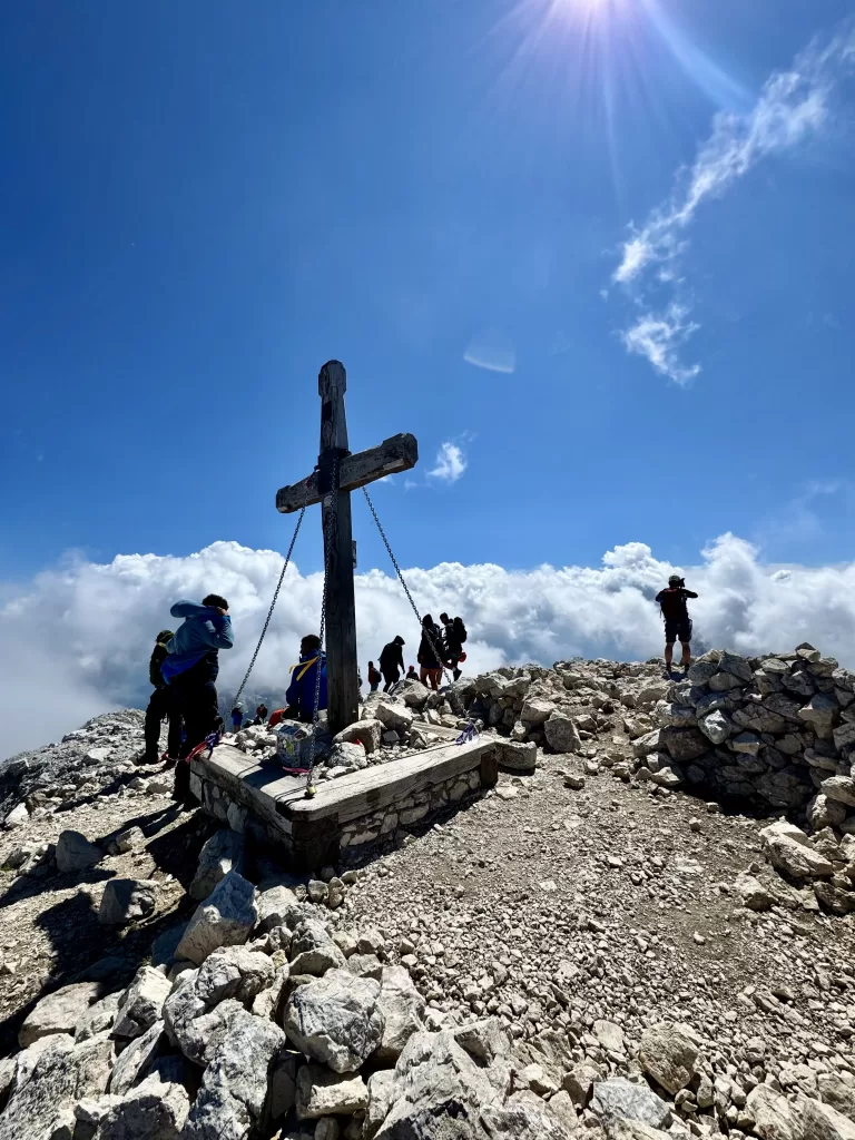Gipfelkreuz am Mangart