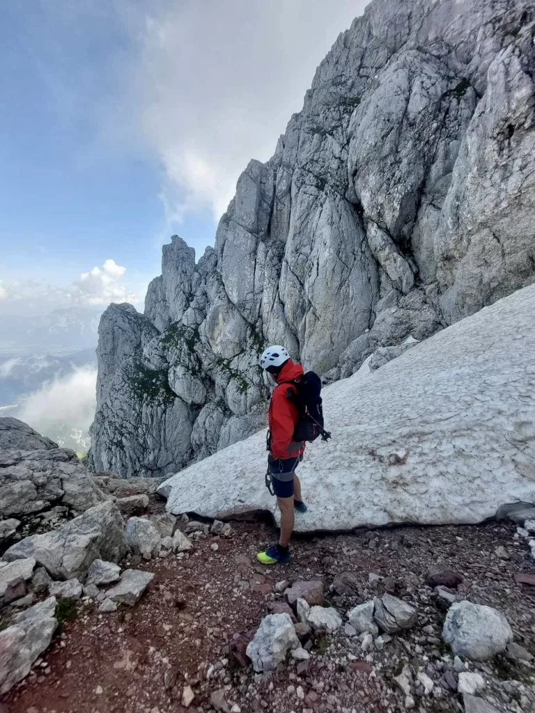 Schneefeld unterhalb des Gipfels